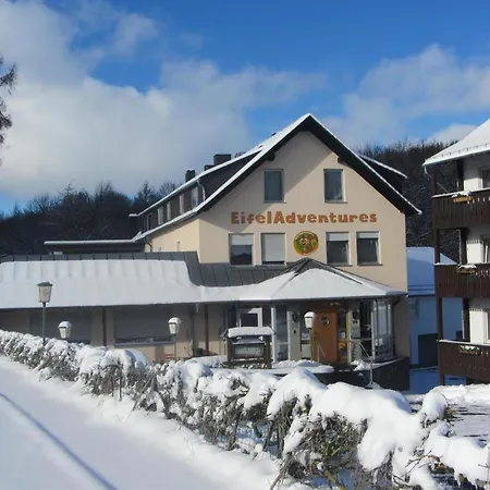 Appartementhaus Eifeladventures מלון *